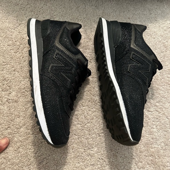 Black shimmer New Balance sneakers - Picture 4 of 12